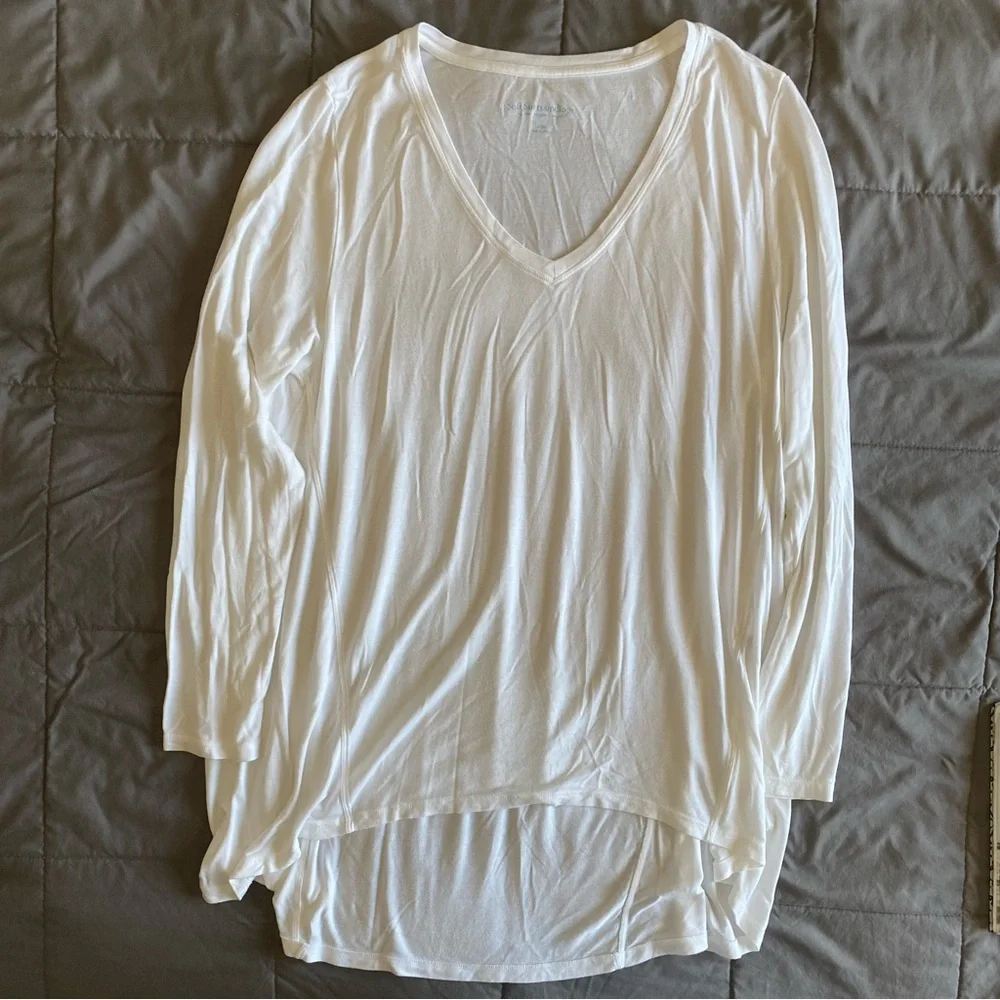 Soft Surroundings Large White High Low Long Sleeve Blouse Shirt V-Neck Classic - Picture 3 of 11